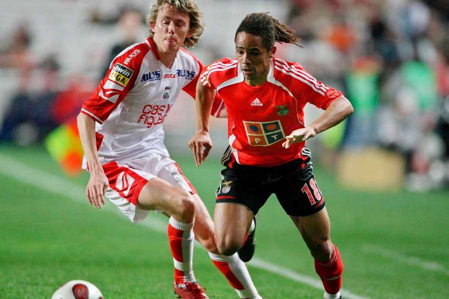 Manú frente a la UD Leiria en 2007