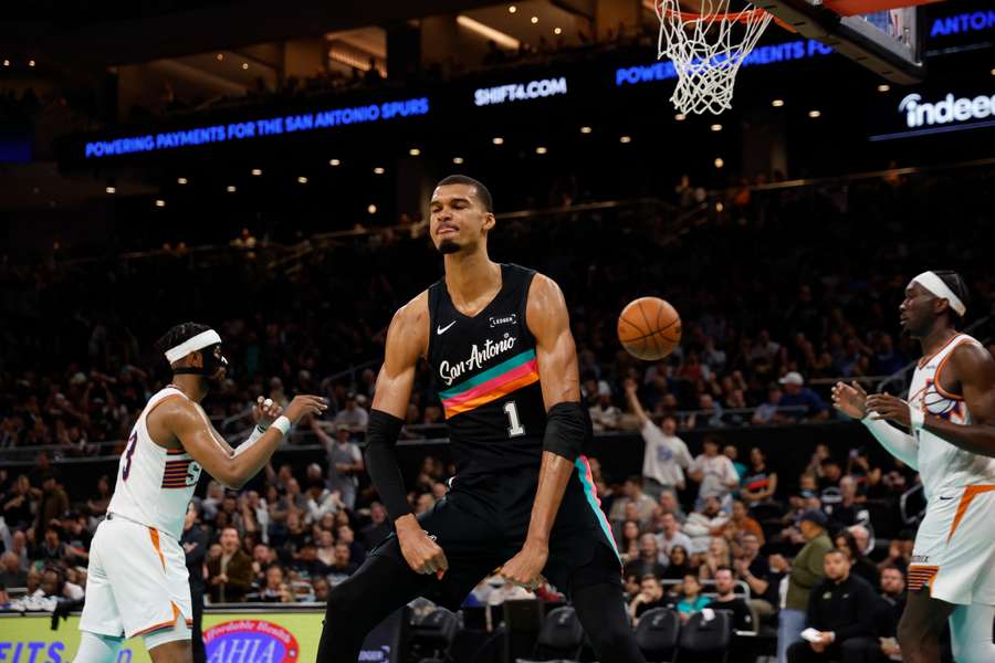 Wembanyama face aux Suns. Wembanyama face aux Suns.