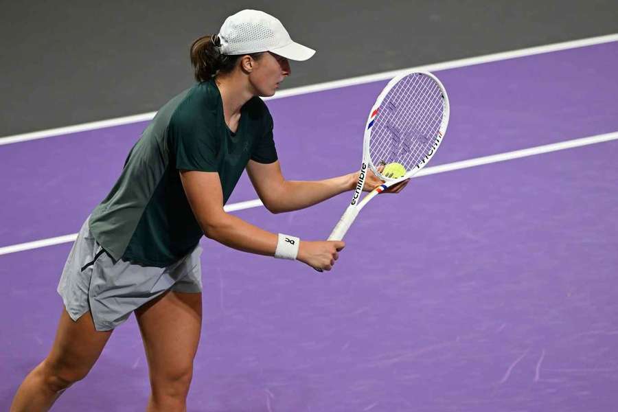 Iga Swiatek în timpul antrenamentului la Riyadh Iga Swiatek în timpul antrenamentului la Riyadh