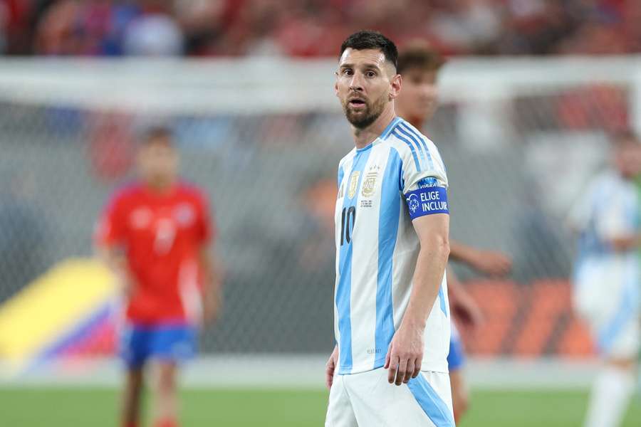 Argentina må klare sig uden Messi mod Peru.