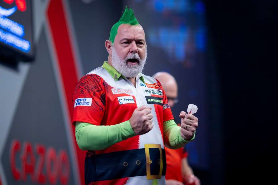 Peter Wright se vrátil do Ally Pally ve velkém stylu a s tradiční extravagancí.