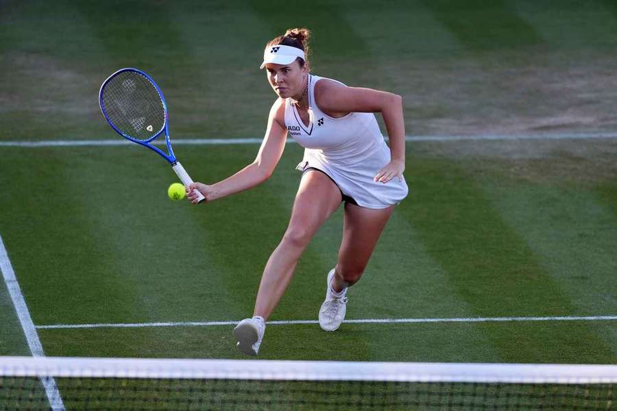 Linda Nosková si zajistila postup do třetího kola Wimbledonu. Linda Nosková si zajistila postup do třetího kola Wimbledonu.
