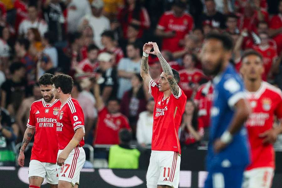Di María celebra el segundo gol del Benfica