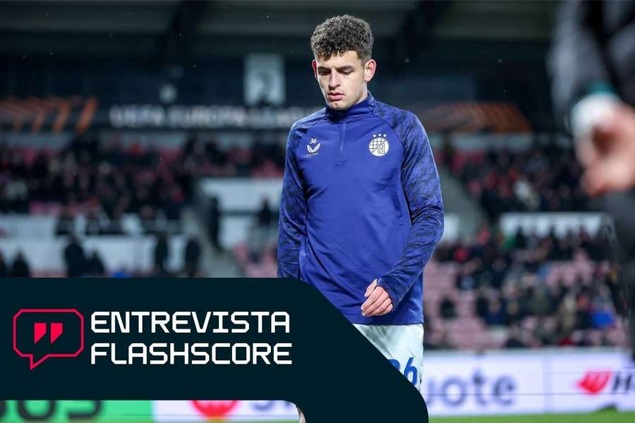 Sergi Domínguez, en un calentamiento antes de un partido con el Dinamo de Zagreb