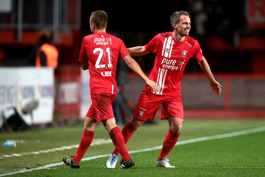 Wout Brama betreedt het veld tijdens de Eredivisiewedstrijd tegen Vitesse op  1 oktober 2022