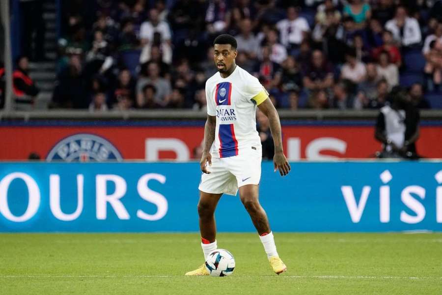 Kimpembe não teve especificado o período que permanecerá fora do gramado