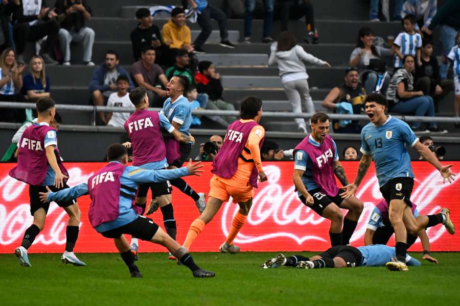 L'esultanza dei giocatori dell'Uruguay