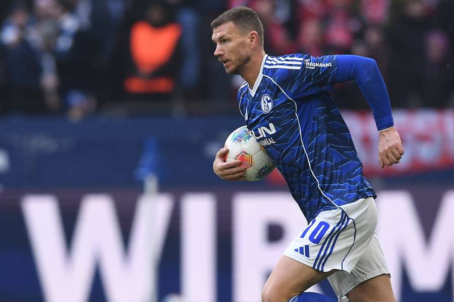 Džeko snižoval gólem na 1:2.