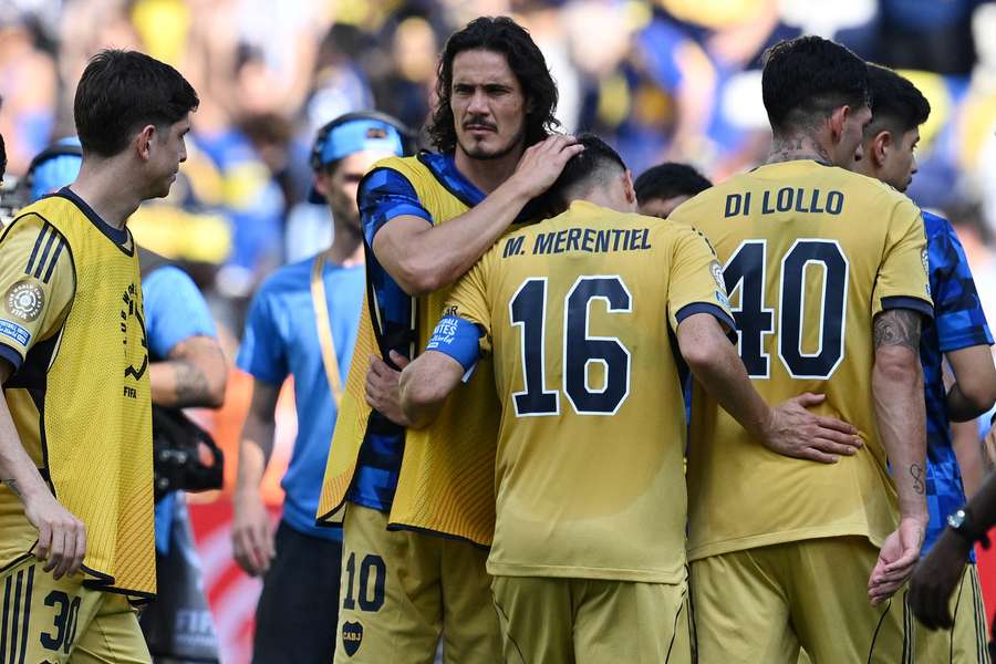 Cavani pociesza kolegów z drużyny Boca