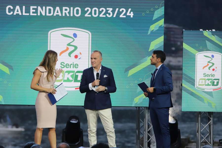 Președintele Lega B, Mauro Balata (centru) Președintele Lega B, Mauro Balata (centru)