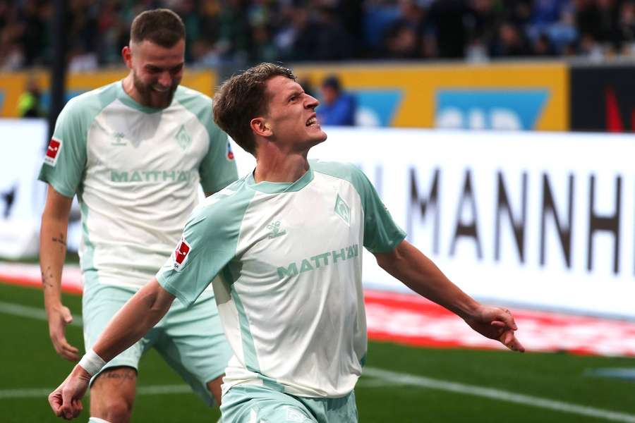 Stage jubler efter sit Bundesliga hat-trick