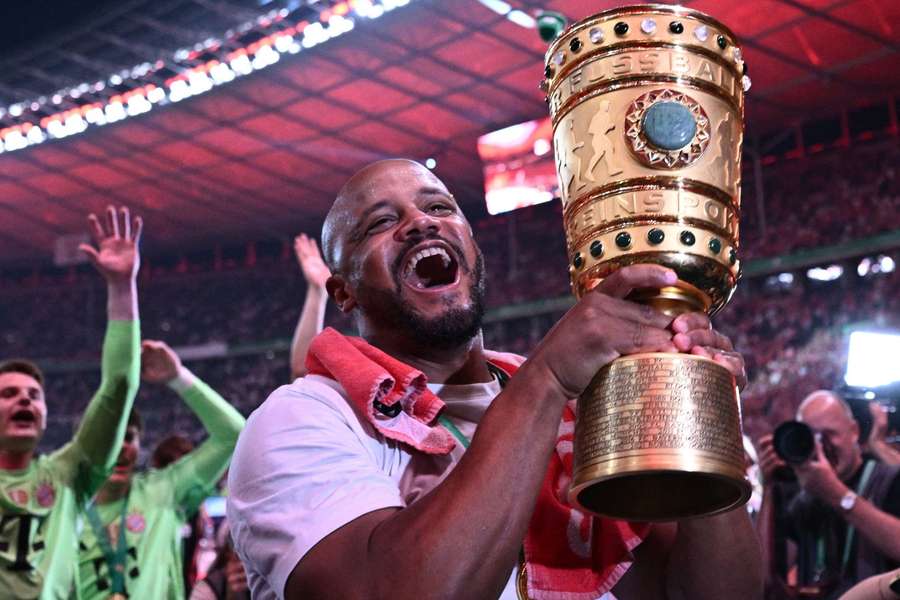 Vincent Kompany levou o Bayern ao título da Copa da Alemanha 2025/26
