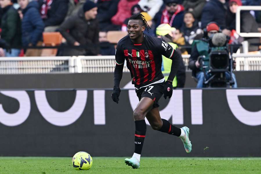 O Milan pretende renovar com Rafael Leão, cujo contrato termina em 2024