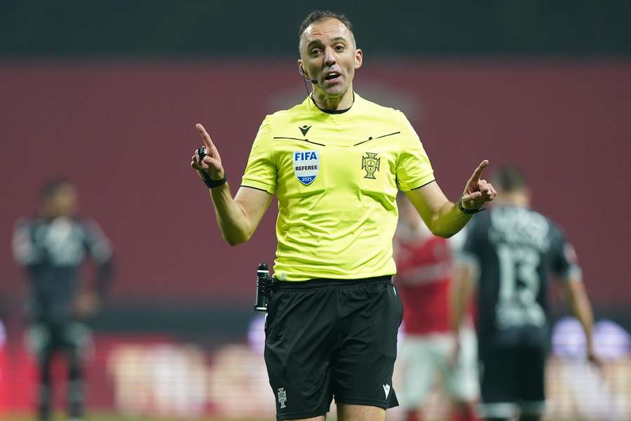 João Pinheiro na calha para apitar no Mundial-2026