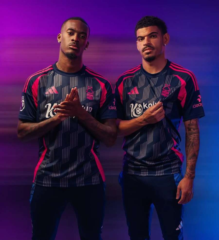 Nottingham Forest away kit