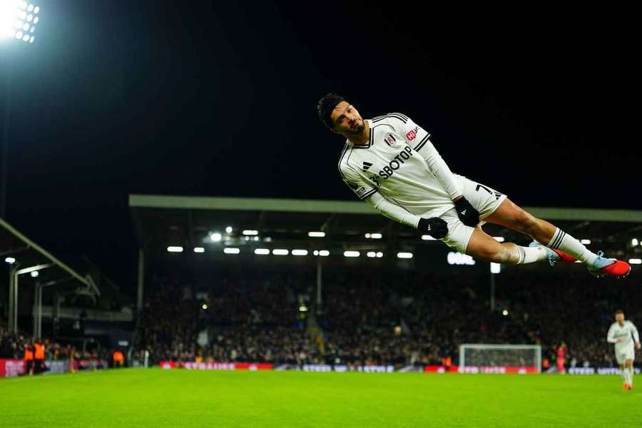 Raúl Jiménez marcou o primeiro golo da equipa de Marco Silva
