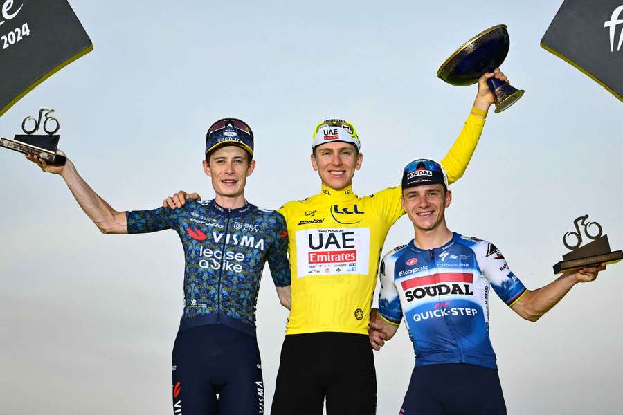 Pogacar, Vingegaard e Evenepoel partilharam o pódio na Volta a França