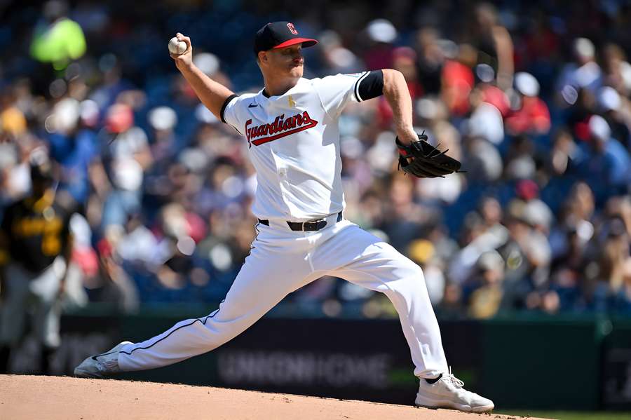 Alex Cobb will look to spark the back end of his career with the Detroit Tigers after signing a one-year deal