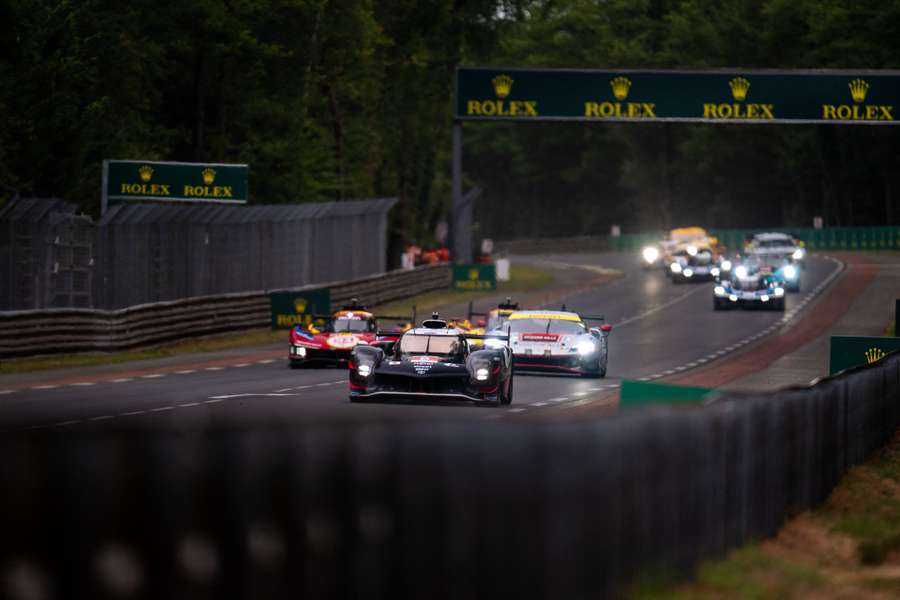 Kubica rozpoczął wyścig 24 Le Mans. Kierowców wystartował Roger Federer