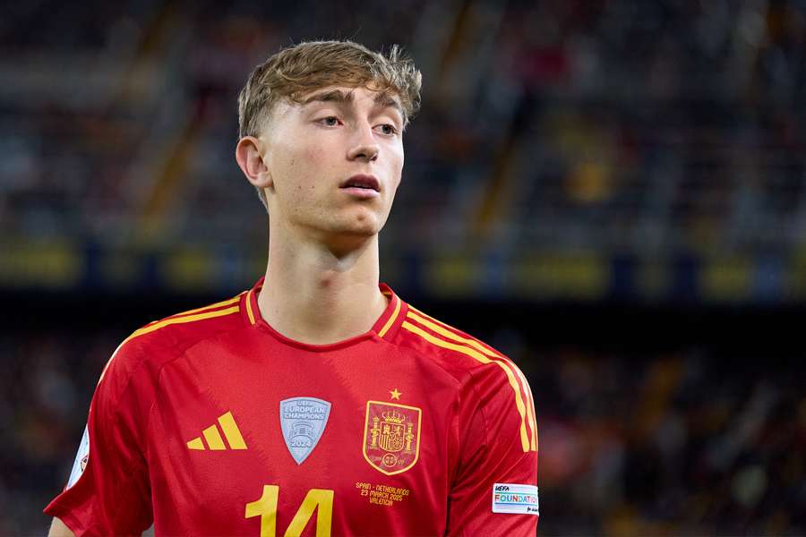 Dean Huijsen avec la Roja lors du 1/4 de finale de Ligue des nations contre les Pays-Bas.
