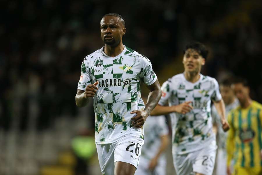 Maracás renova com o Moreirense