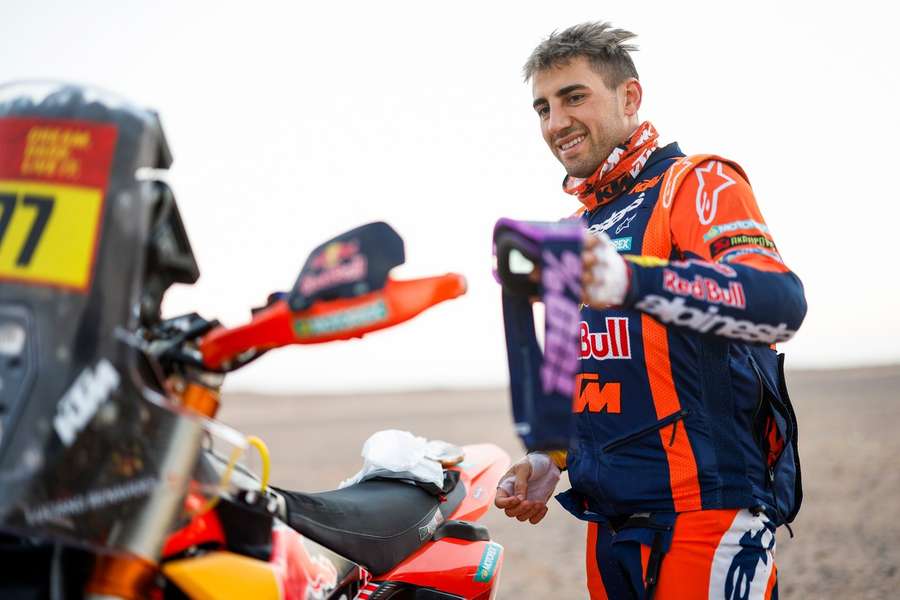 Luciano Benavides venceu a oitava etapa e é o novo líder nas motos