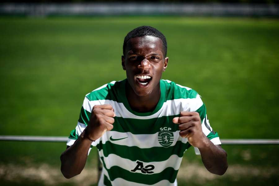 Daniel Lopes oficializado no Sporting 