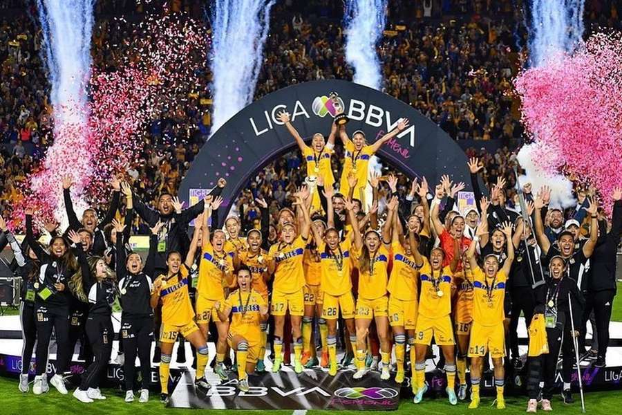 Nayeli a remporté plusieurs titres au Mexique Nayeli a remporté plusieurs titres au Mexique