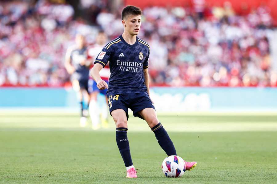 Güler je predmetom špekulácií.