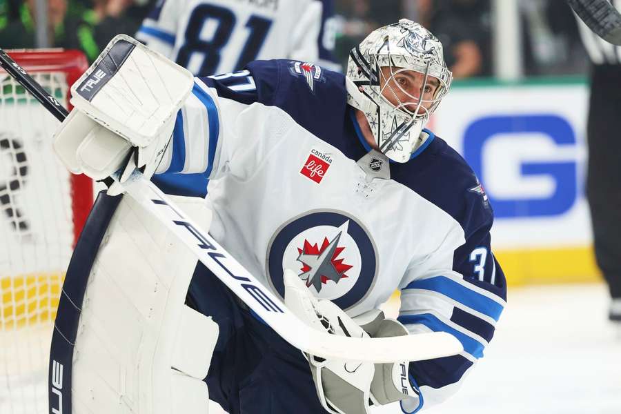 Connor Hellebuyck ovládl hlasování o nejlepších hráčích NHL.