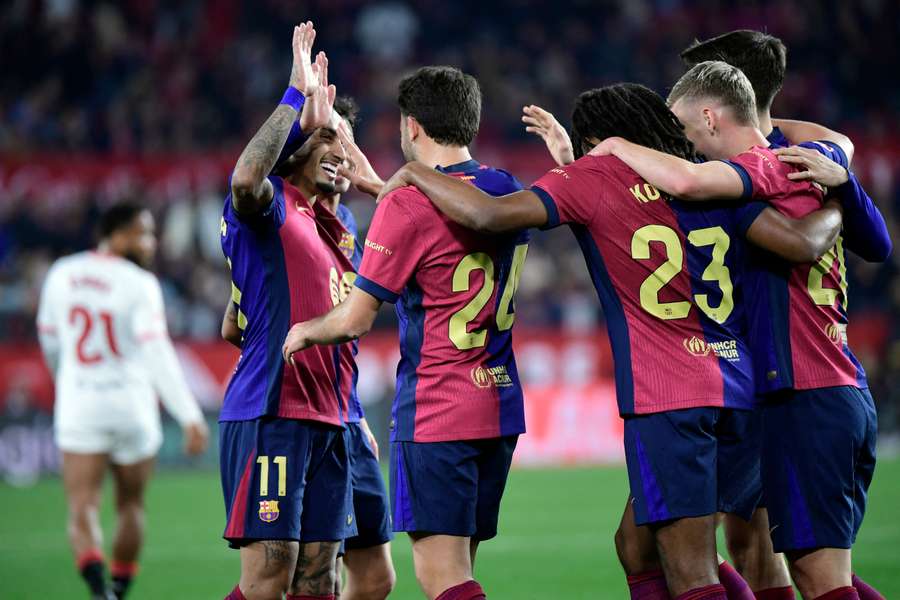 El Barcelona celebra el gol de Eric 