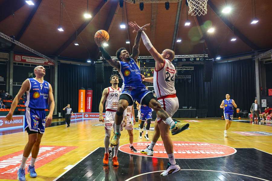 Basketball Superliga: Dukes, Oberwart und Graz weiter auf der Siegerstraße Basketball Superliga: Dukes, Oberwart und Graz weiter auf der Siegerstraße
