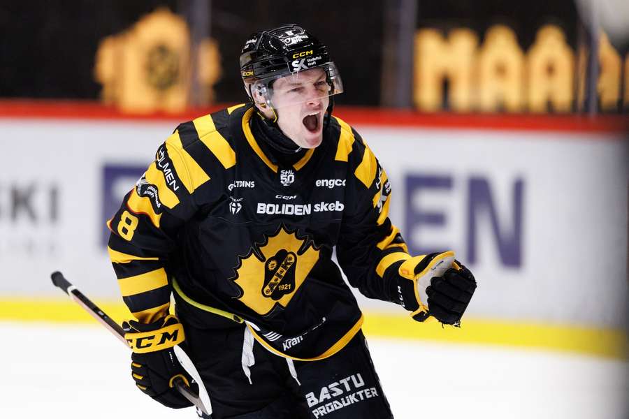 Okuliar strelil jeden gól pri úspechu svojho tímu. Okuliar strelil jeden gól pri úspechu svojho tímu.