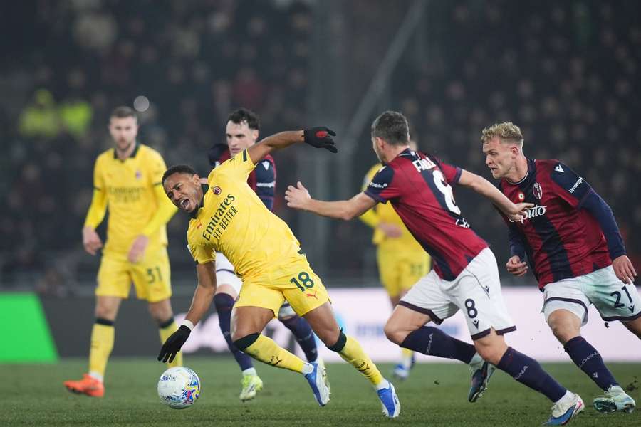 AC Milan învinge categoric pe terenul Bolognei, 3-0