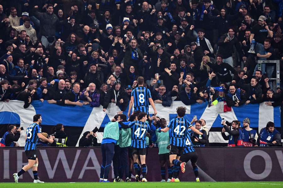 L'esultanza dell'Atalanta dopo il momentaneo 3-0