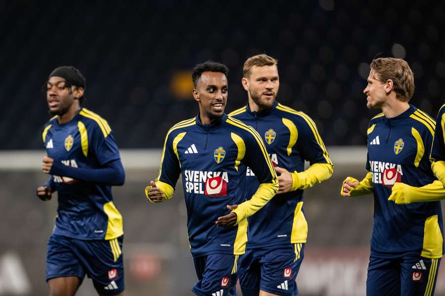 Ali (second left) training before the Poland match last month