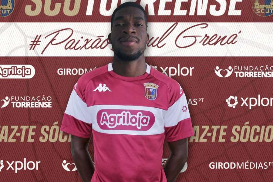 Azarias Londoño é reforço do Torreense