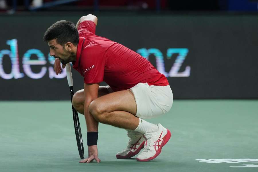 Novak Djokovič si v Šanghaji zahraje o účast ve finále