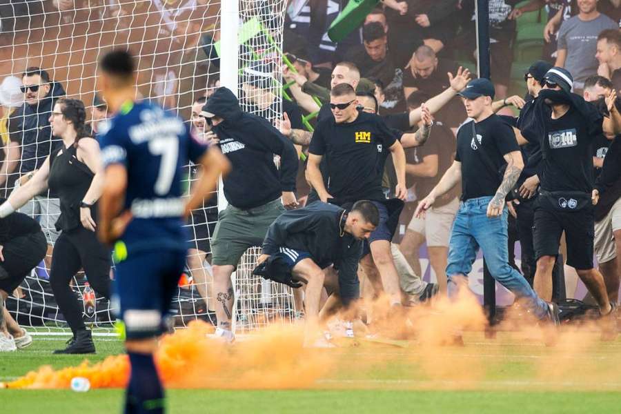 Melbourne Victory handed heavy fine, sanctions for pitch invasion
