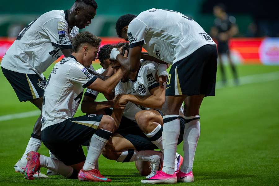 Atlético Mineiro derrotó al Palmeiras Atlético Mineiro derrotó al Palmeiras