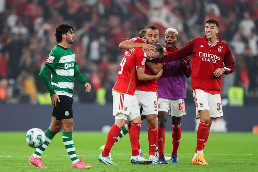 El Benfica se alza al liderato.