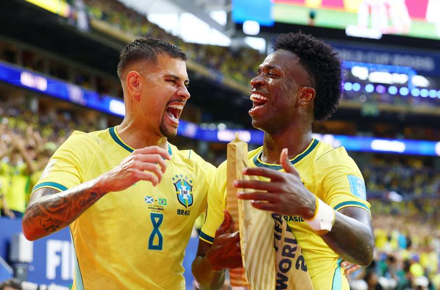 Bruno Guimarães e Vini Jr. tiveram grande atuação em Escócia 0x3 Brasil