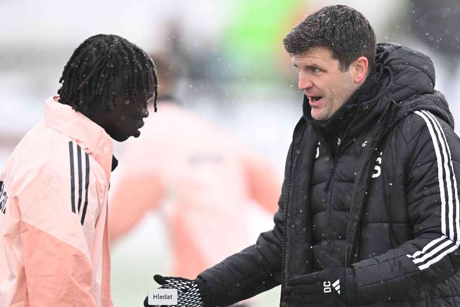 Preciado? Není nic hotového, pořád je hráčem Sparty, řekl kouč Smekl před pořadateli i Suchomelem Preciado? Není nic hotového, pořád je hráčem Sparty, řekl kouč Smekl před pořadateli i Suchomelem