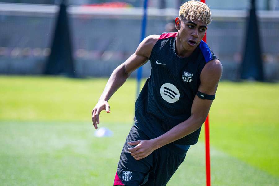 Lamine Yamal renueva su contrato con el Barcelona hasta 2031