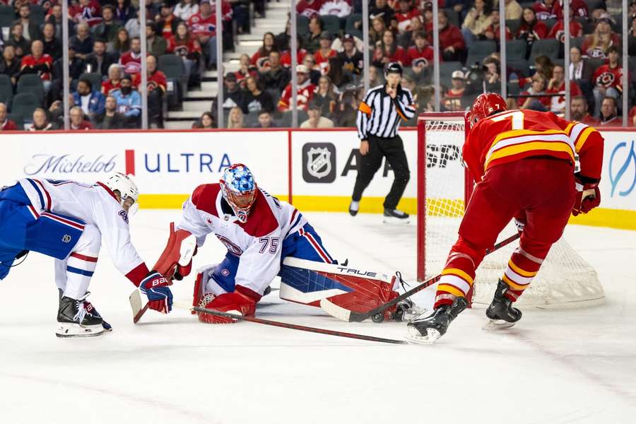 Jakub Dobeš je na začátku sezony jedním z nejlepších brankářů NHL.