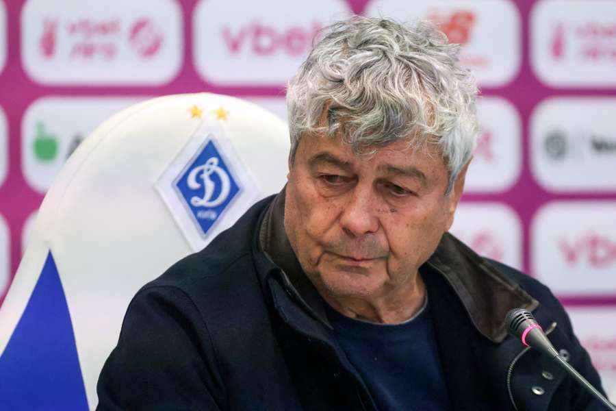 Mircea Lucescu numa conferência de imprensa do Dínamo de Kiev