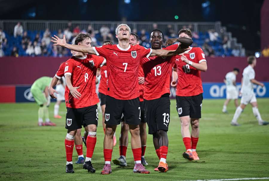 Österreich steht im WM-Sechzehntelfinale. Österreich steht im WM-Sechzehntelfinale.
