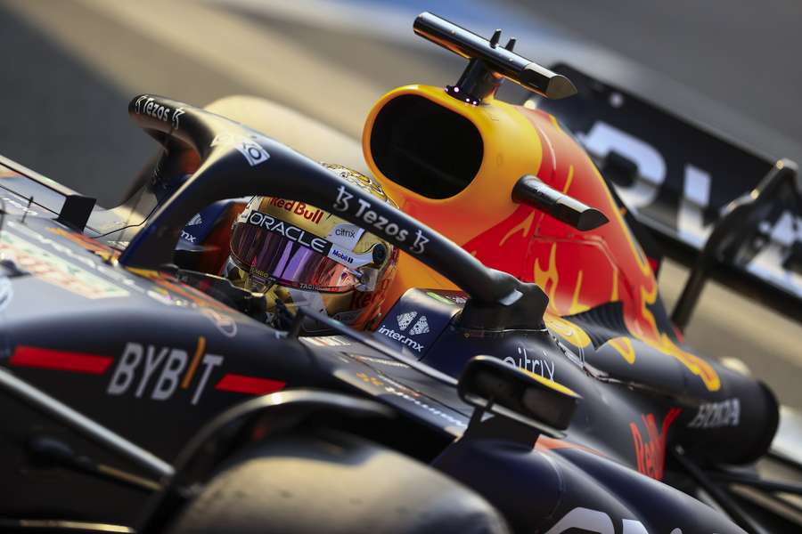 Max Verstappen in zijn oude auto in Mexico City