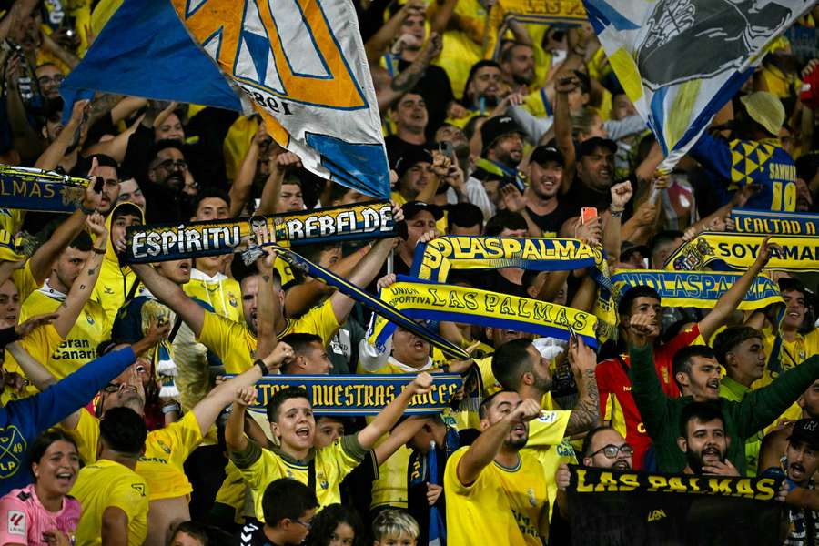 La UD Las Palmas, propuesta para una sanción por deficiencias en la permanencia y desalojo de espectadores