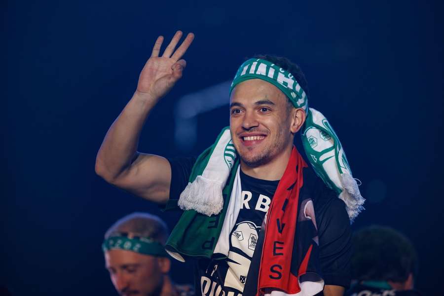 Pedro Gonçalves nos festejos do bicampeonato no Marquês de Pombal